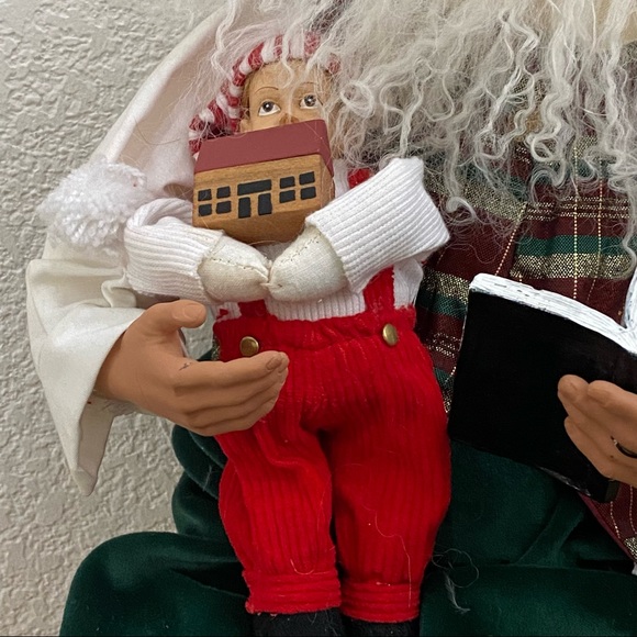 Vintage Wildwood International Sitting Santa w/ Boy Christmas Carol 20” Figure - Picture 9 of 13